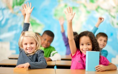 Le paradoxe de l’école sans professeurs : Quand l’intelligence artificielle enseigne mieux que l’humain
